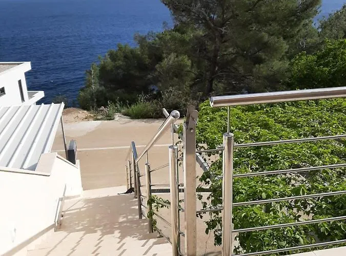 Martina דירה פריזבה